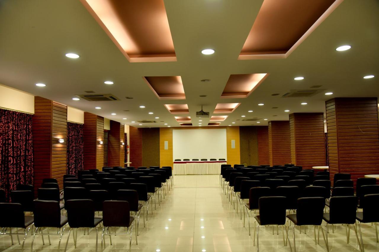 Hotel Prince Residency Bhuj Buitenkant foto