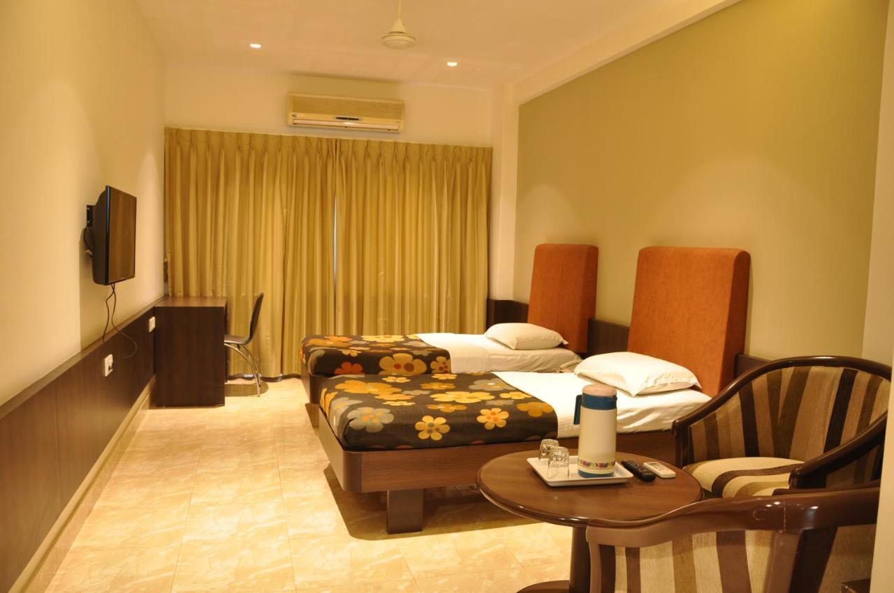 Hotel Prince Residency Bhuj Buitenkant foto