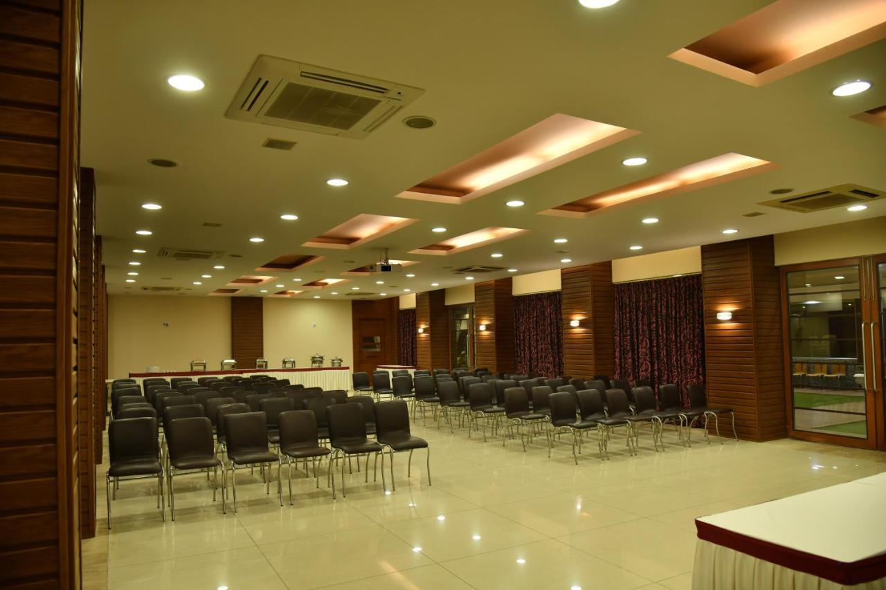 Hotel Prince Residency Bhuj Buitenkant foto